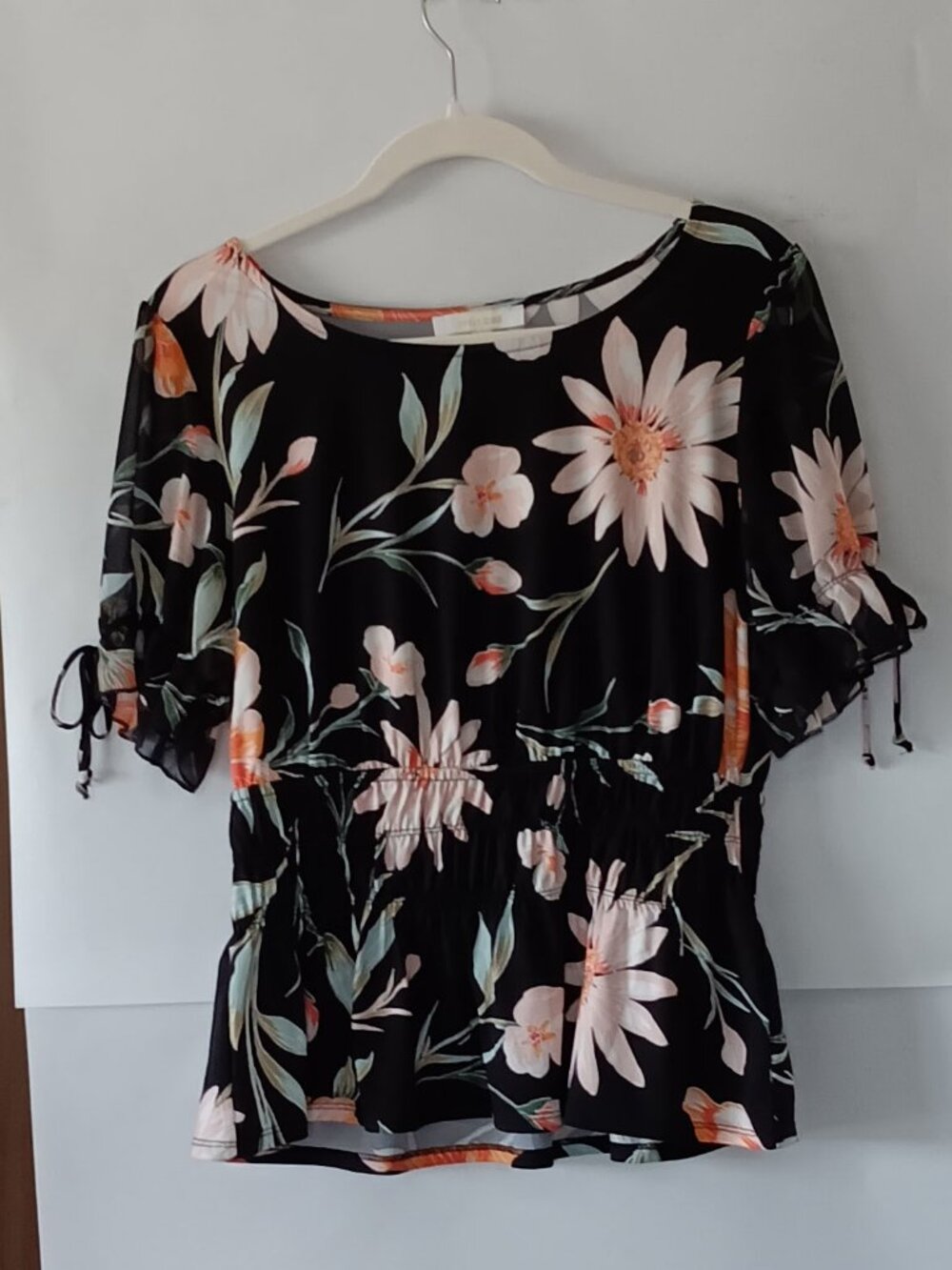 IVY RIDGE Black Floral Raised Waist Blouse
